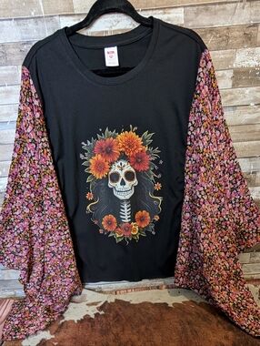 NWT Handcrafted Dia De Las Muertos Graphic W Boho Bat Wings Top